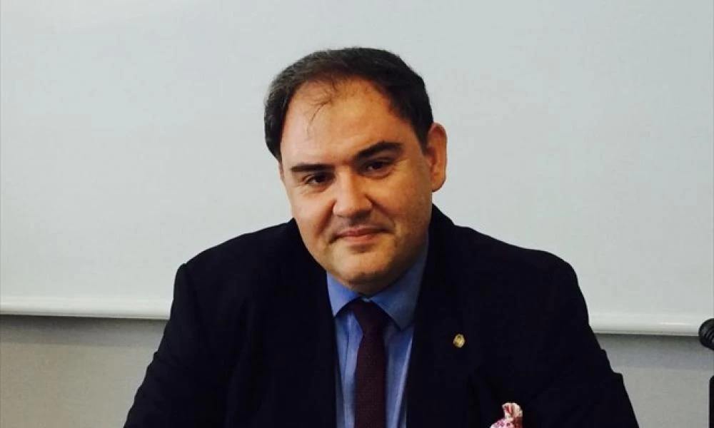 Σαρηγιάννης: «Ο κορονοϊός είναι δίπλα μας» δήλωσε ο καθηγητής